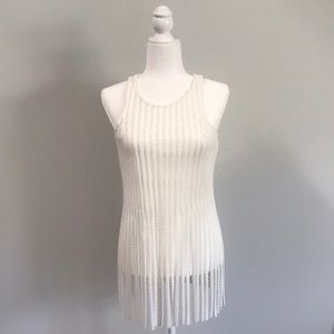 ☀️ White fringe tank top.